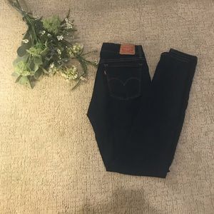 GREAT condition LEVI’s jeans